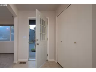 Photo #4: 23159472 Listing 