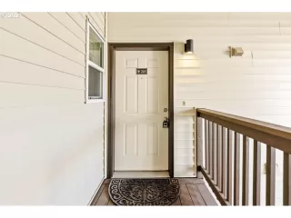 Photo #2: 23160704 Listing