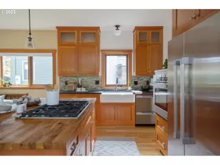 Photo #2: 23162252 Listing