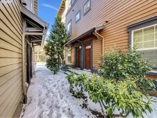 Photo #6: 23162810 Listing