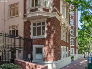 Photo #1: 23162891 Listing 