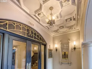 Photo #5: 23162891 Listing 