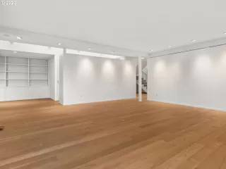 Photo #3: 23163183 Listing