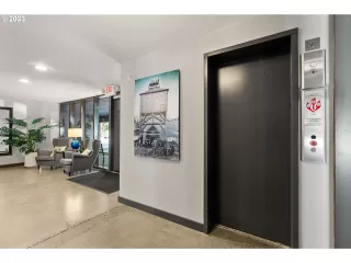 Photo #3: 23163224 Listing