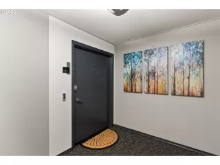 Photo #4: 23163224 Listing