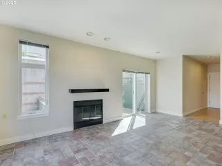 Photo #4: 23163316 Listing