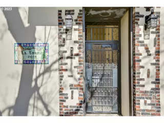 Photo #3: 23164207 Listing