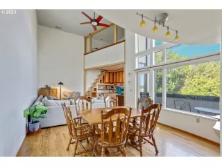 Photo #5: 23164207 Listing