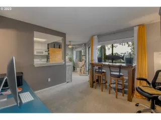 Photo #5: 23165379 Listing 