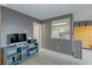 Photo #6: 23165379 Listing 