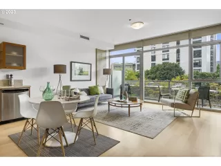 Photo #2: 23166895 Listing 