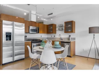 Photo #4: 23166895 Listing 