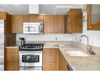 Photo #6: 23166895 Listing 