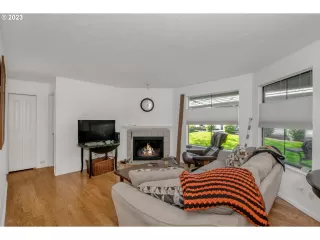 Photo #5: 23167980 Listing 