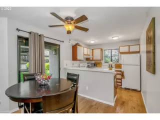 Photo #6: 23167980 Listing 