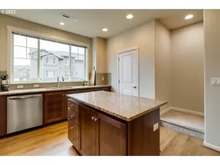 Photo #4: 23169191 Listing 