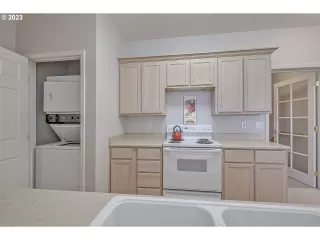 Photo #2: 23169397 Listing