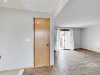 Photo #2: 23170046 Listing 