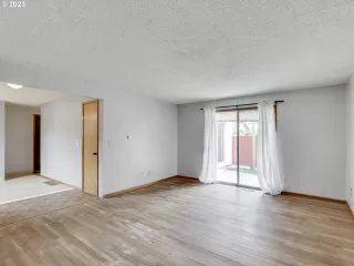 Photo #4: 23170046 Listing 