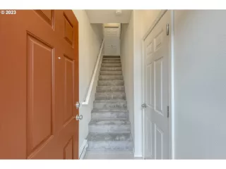 Photo #2: 23170216 Listing