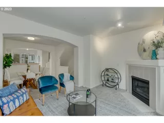 Photo #6: 23170216 Listing