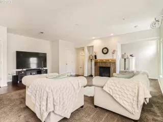 Photo #6: 23170637 Listing