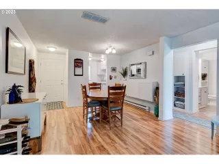 Photo #3: 23171188 Listing