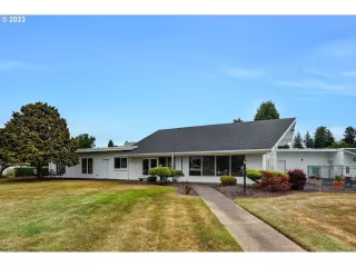 Photo #4: 23172077 Listing