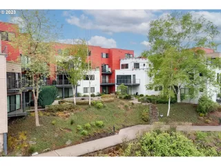 Photo #1: 23172525 Listing