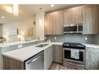 Photo #3: 23173063 Listing