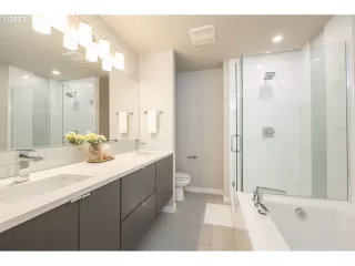 Photo #5: 23173063 Listing