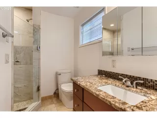 Photo #3: 23173488 Listing