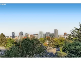 Photo #5: 23173488 Listing