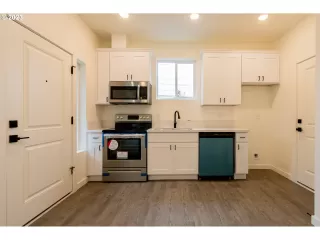 Photo #1: 23175029 Listing