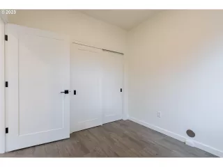 Photo #4: 23175029 Listing