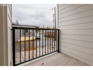 Photo #6: 23175029 Listing