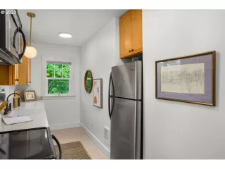 Photo #2: 23175172 Listing