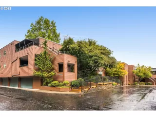 Photo #1: 23176029 Listing