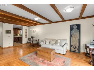 Photo #3: 23176029 Listing