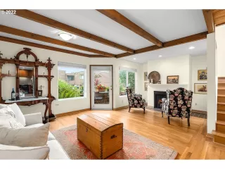 Photo #5: 23176029 Listing