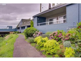 Photo #6: 23176152 Listing