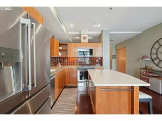 Photo #6: 23176528 Listing 