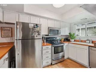 Photo #3: 23177026 Listing