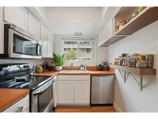 Photo #4: 23177026 Listing