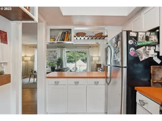 Photo #6: 23177026 Listing