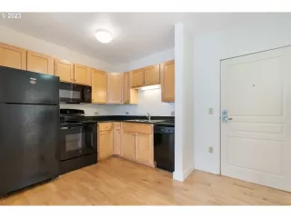 Photo #1: 23177538 Listing