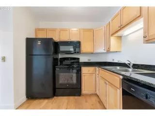 Photo #2: 23177538 Listing