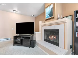 Photo #6: 23177703 Listing