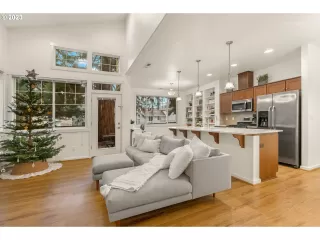 Photo #4: 23177876 Listing 