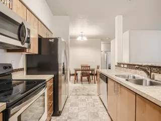 Photo #6: 23179352 Listing